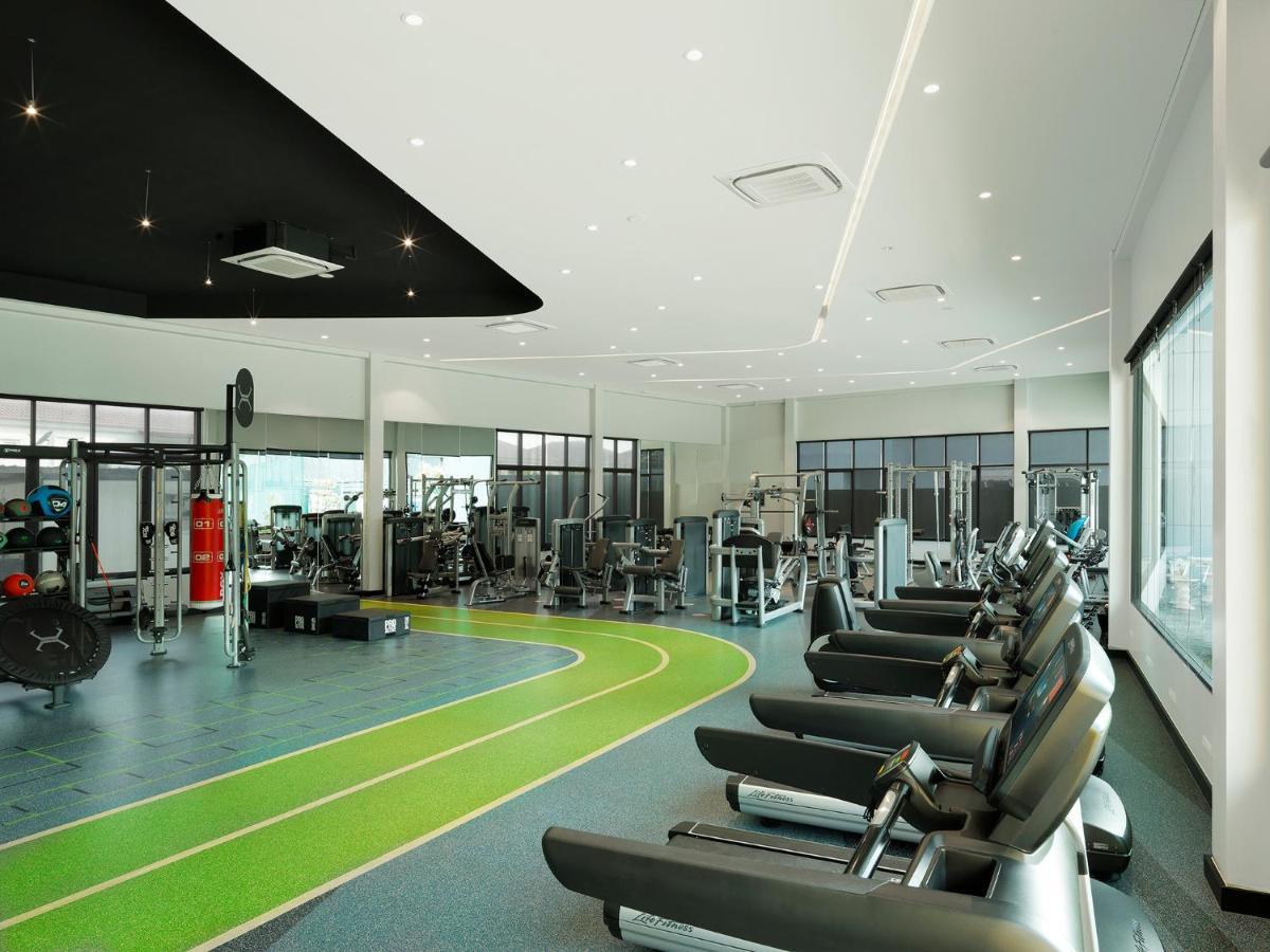 The Oceanic Sportel Phuket - Sha Extra Plus Eksteriør bilde The gym at the new school