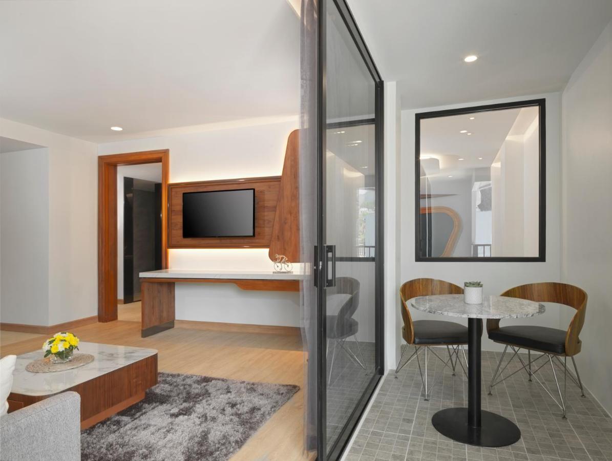 The Oceanic Sportel Phuket - Sha Extra Plus Eksteriør bilde A suite at the hotel