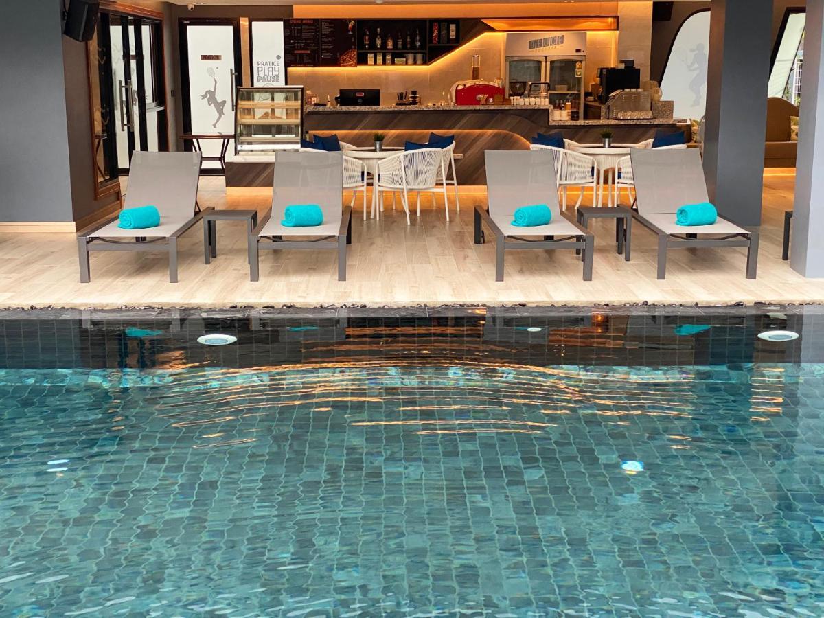 The Oceanic Sportel Phuket - Sha Extra Plus Eksteriør bilde The pool at the hotel