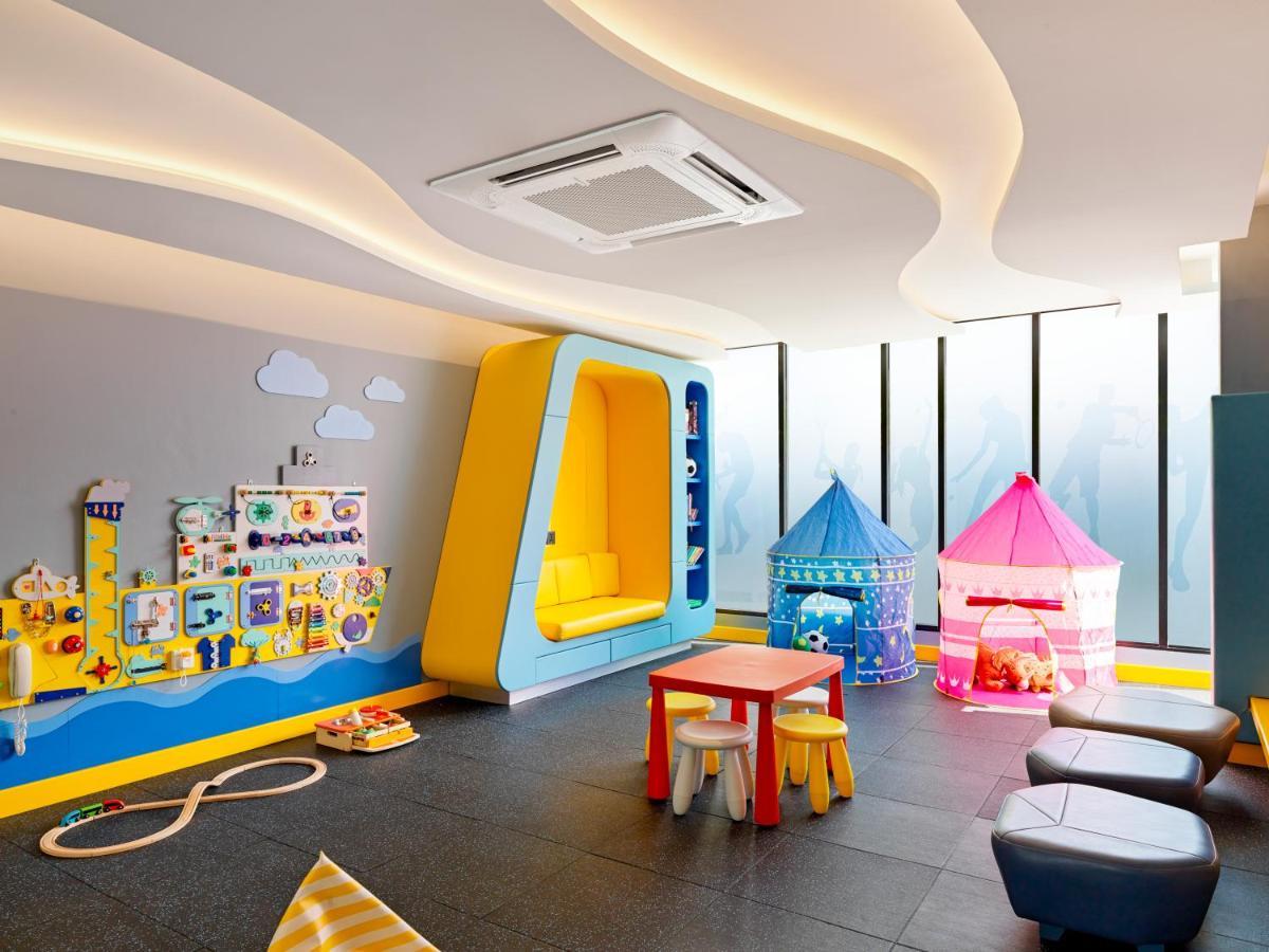 The Oceanic Sportel Phuket - Sha Extra Plus Eksteriør bilde A Daikin air conditioning system installed in a nursery