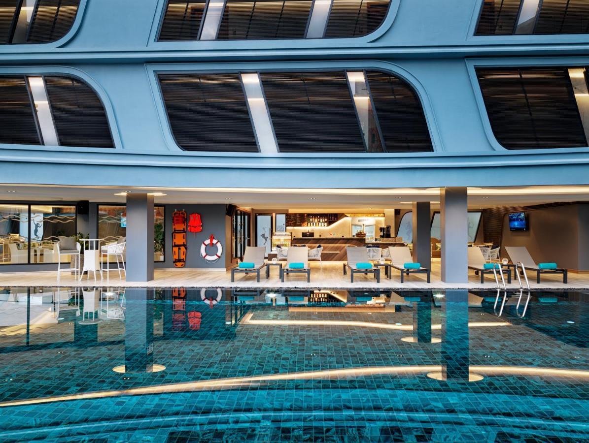 The Oceanic Sportel Phuket - Sha Extra Plus Eksteriør bilde The pool at the hotel