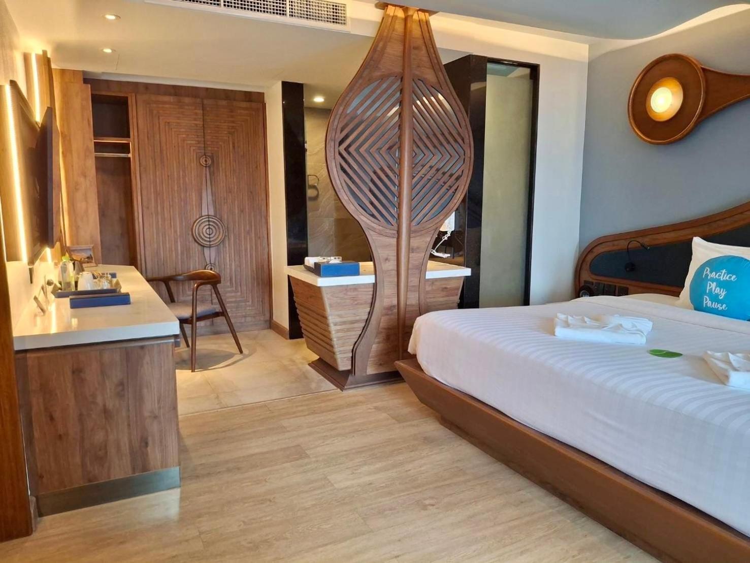 The Oceanic Sportel Phuket - Sha Extra Plus Eksteriør bilde Deluxe Ocean View